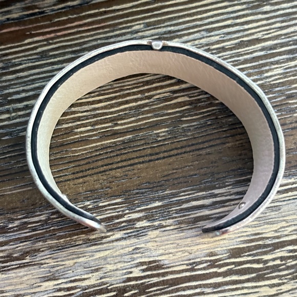 BRIGHTON Christo Moscow Cuff Bracelet - replaceable background color - Picture 7 of 16